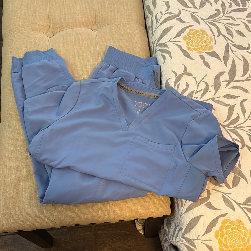 Fabketics Women's Blue Scrub Set